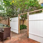 Cozy 1-Bedroom With Outdoor Seating Area Close To West Hollywood