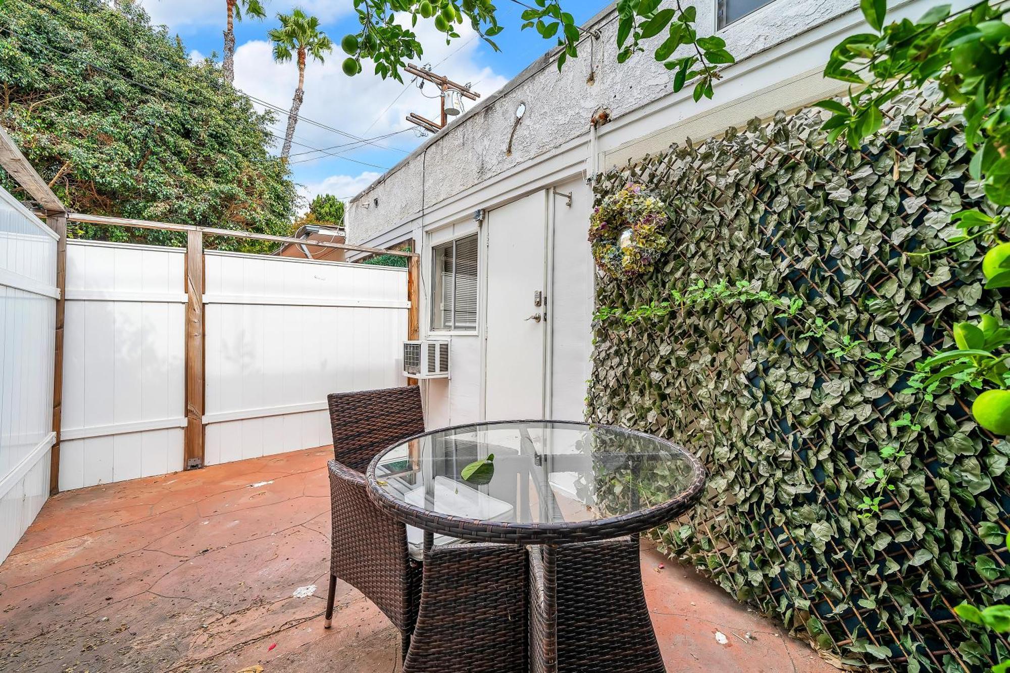 Cozy 1-bedroom With Outdoor Seating Area Close To West Hollywood * Los Angeles